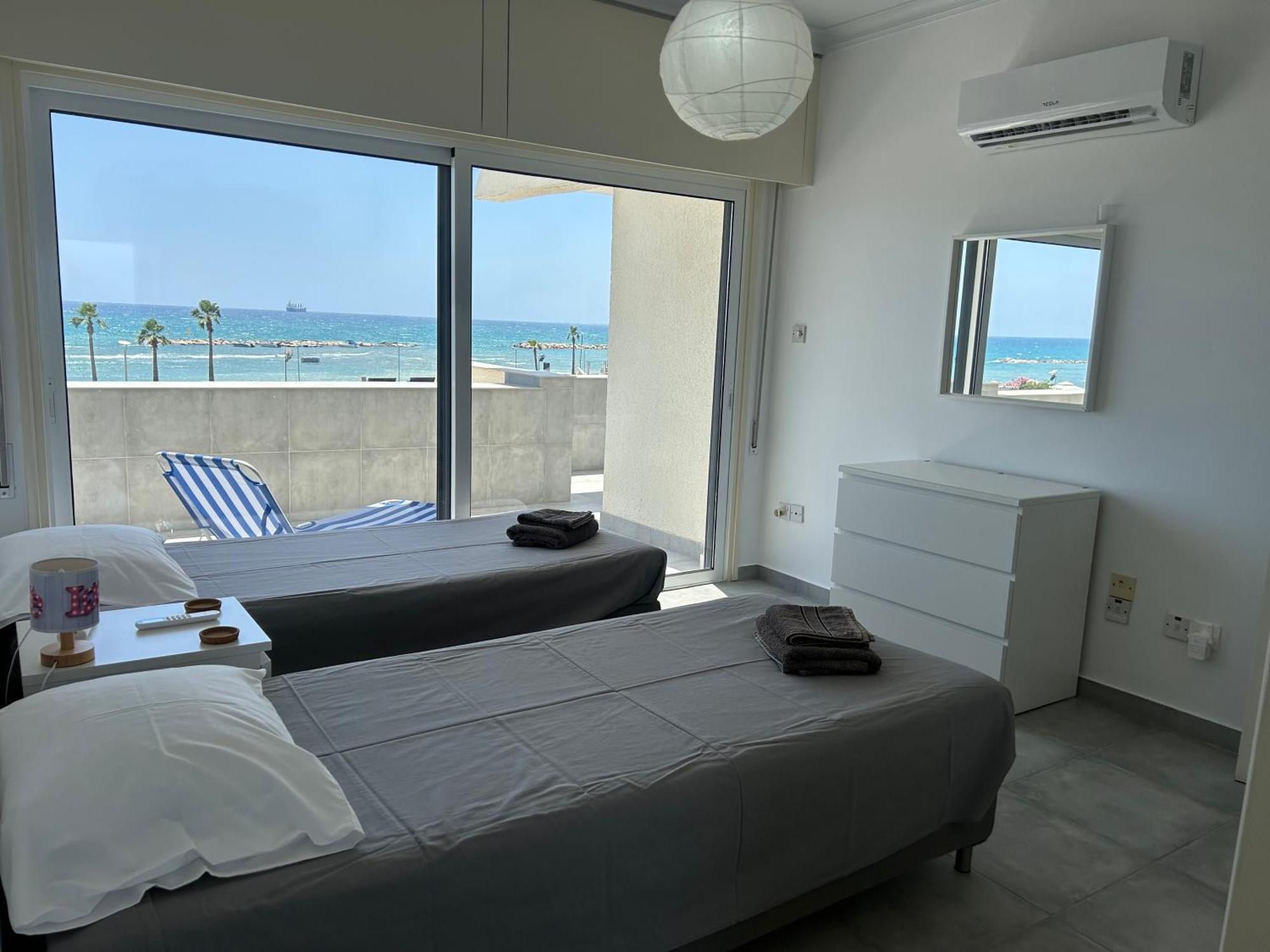 Julie'S Beach House Voroklini Luaran gambar